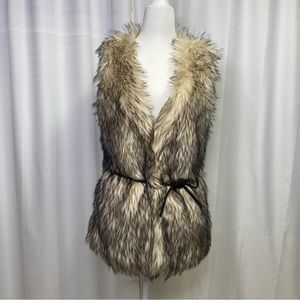 TCEC Faux fur vest size small. Never worn